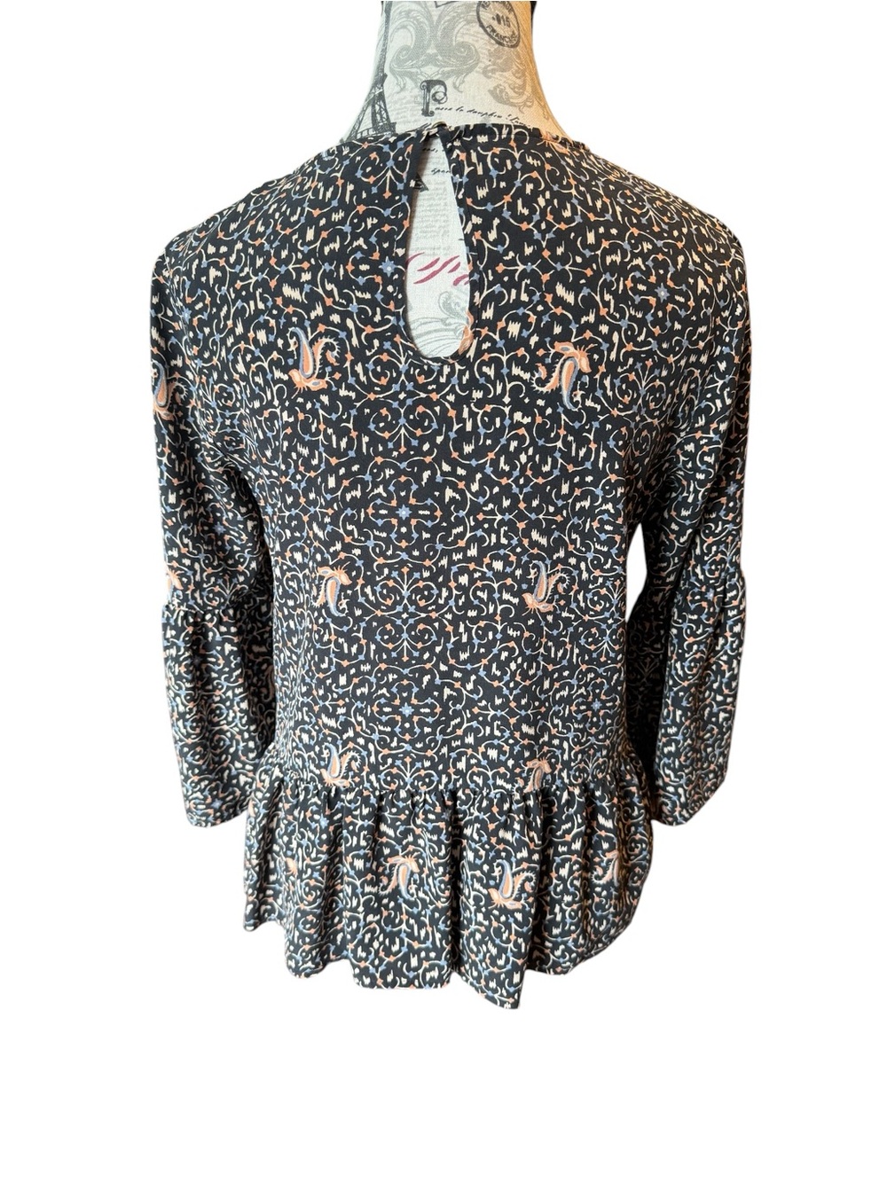 100% Silk Madewell Black Long-Sleeve Floral Peplum Tunic with Blush Accents - Picture 4 of 8